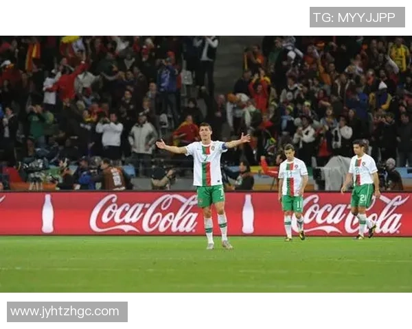 揭秘哪个足球明星喜欢扎头发展现个性风采与时尚魅力